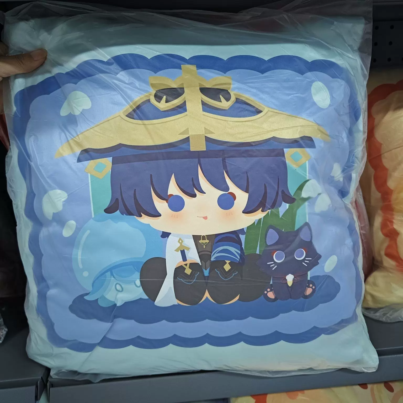 Косплей-подушка в стиле аниме  – обзор и цена Throw Pillow